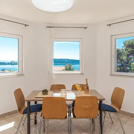 Apartment In Kastel Sucurac With Kitchen Kastela