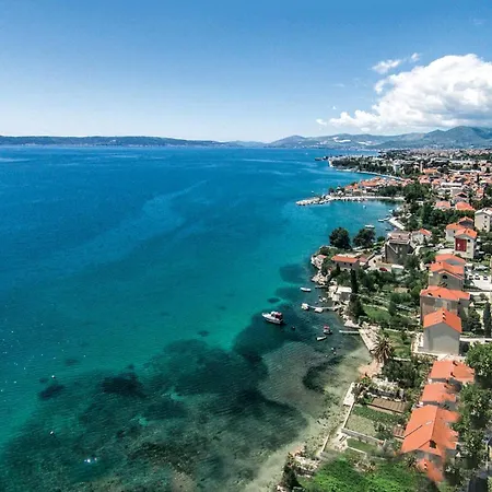 In Kastel Sucurac With Kitchen Apartment Kastela